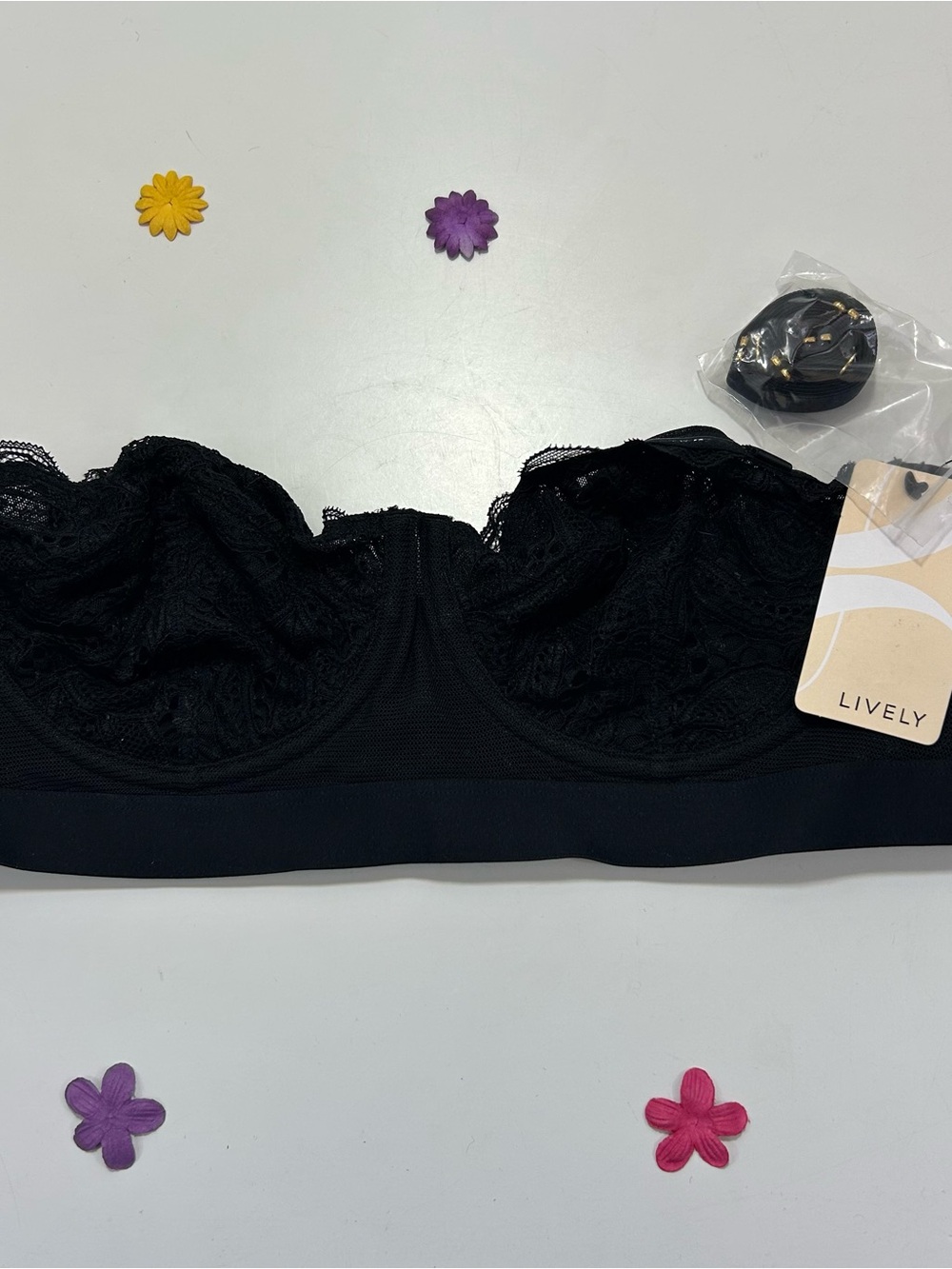 Lively Black Lace Strapless Bra with Removable Straps 36C NWT